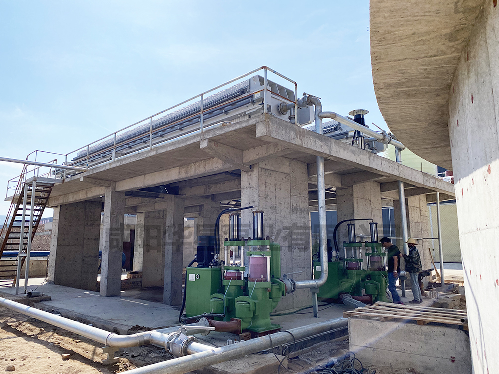 洗沙污水處理壓濾機(jī)入料泵.jpg